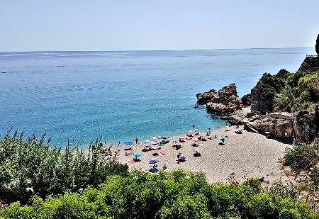 Carabeo فندق *